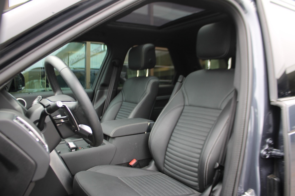 2024 Land Rover Discovery P360 Dynamic SE photo 5