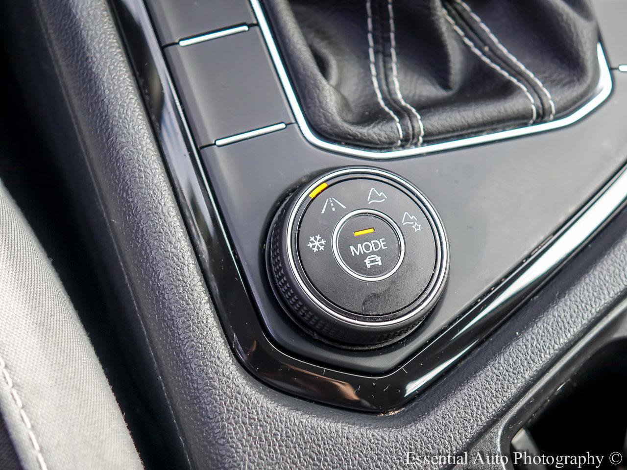 2023 VOLKSWAGEN TAOS - Image 15