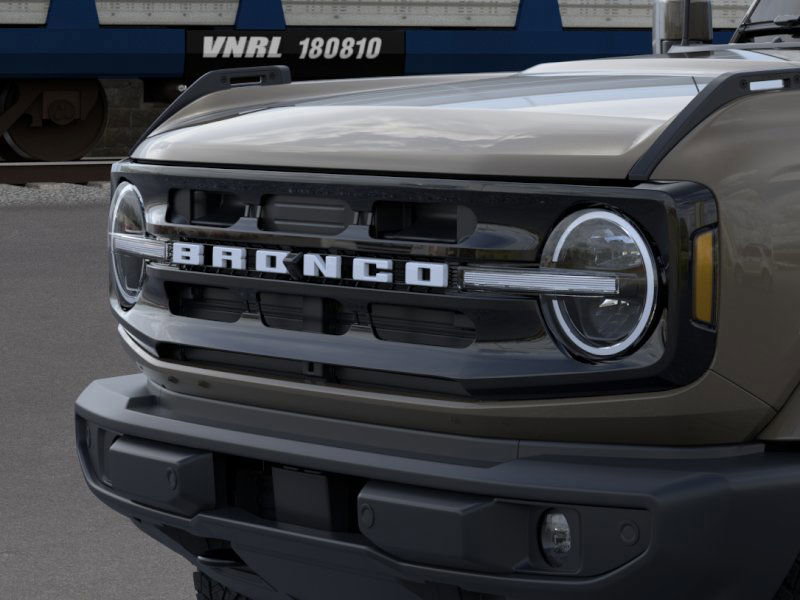 2025 Ford Bronco Outer Banks photo 18