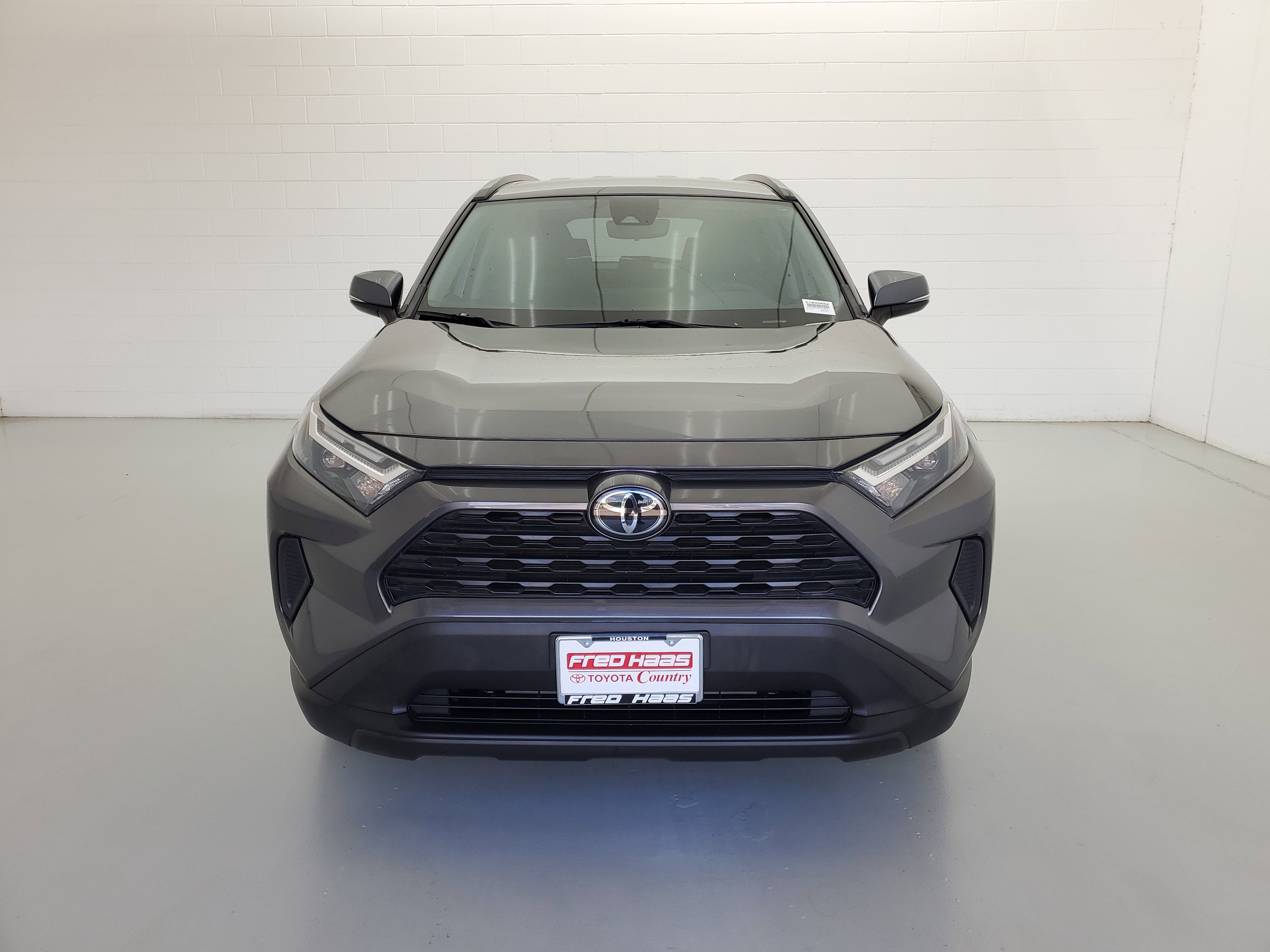 Used 2022 Toyota RAV4 XLE with VIN 2T3W1RFV4NC184586 for sale in Northfield, Minnesota