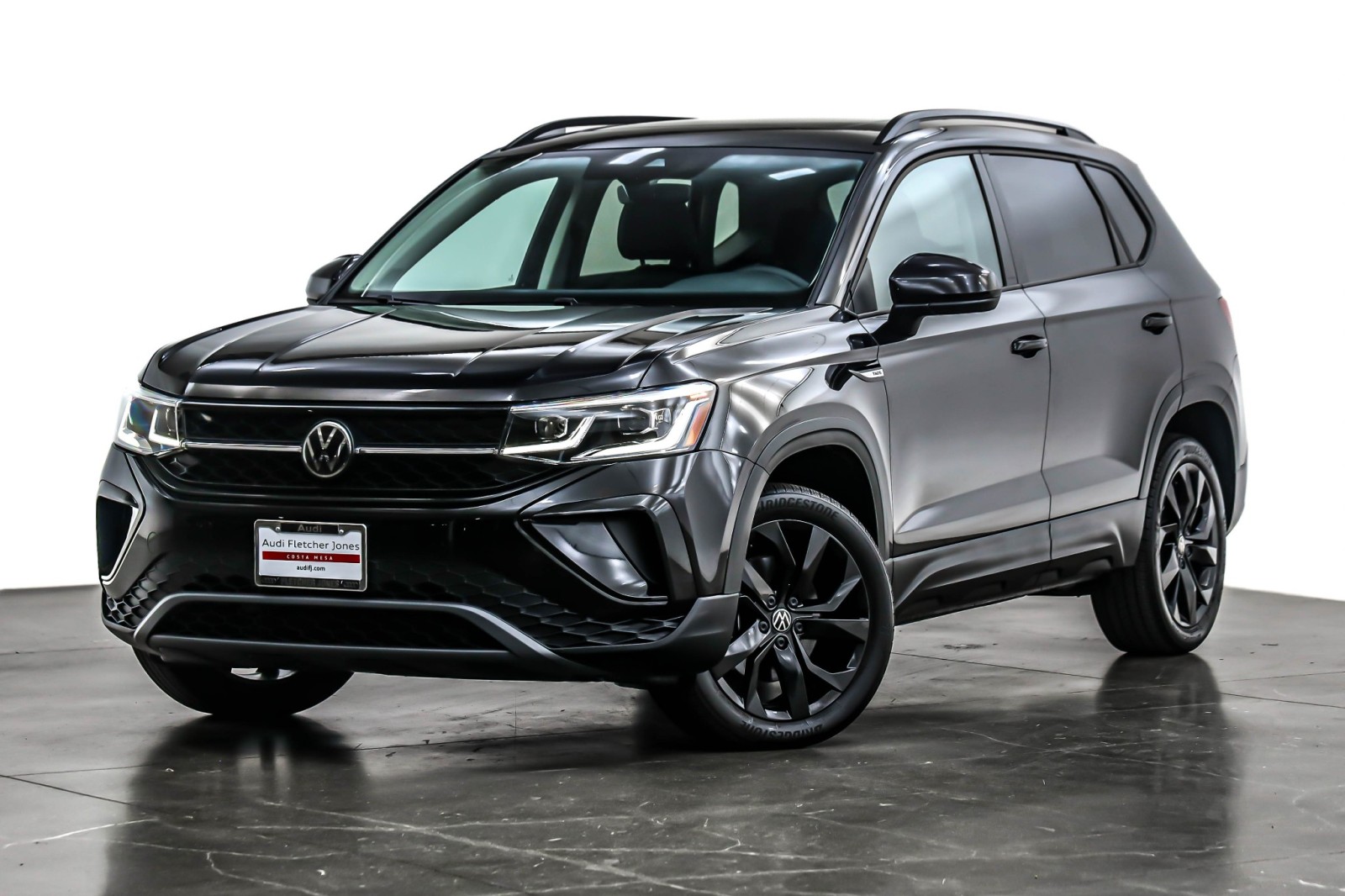 2024 Volkswagen Taos SE Black