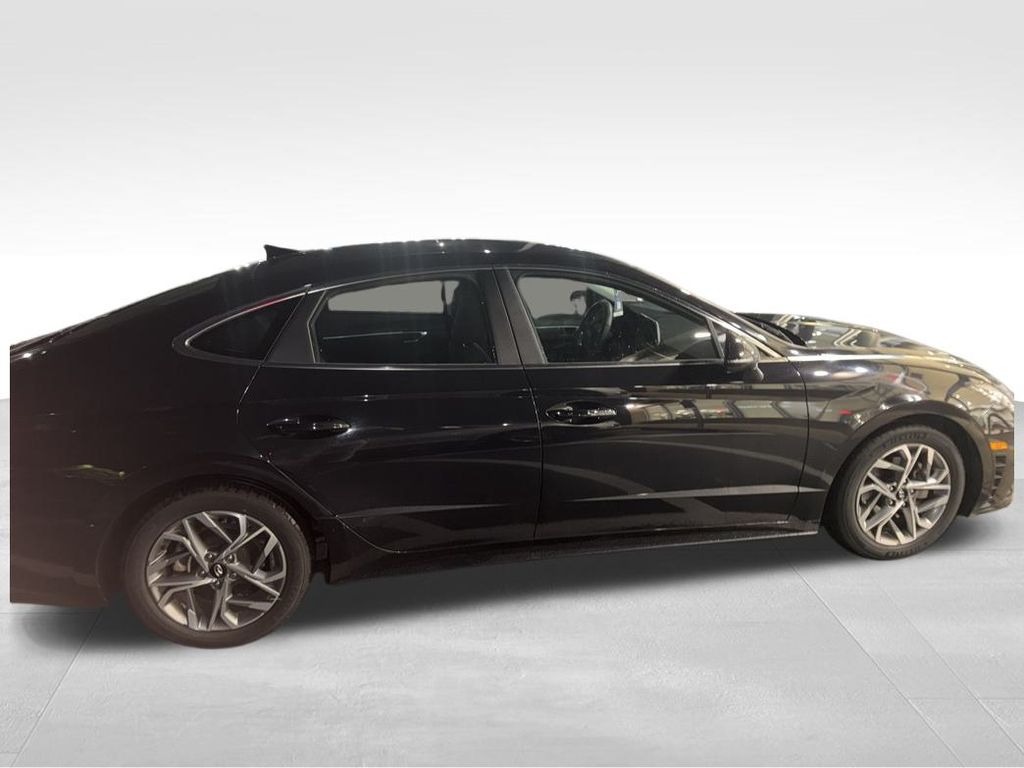 2023 Hyundai Sonata SEL photo 3