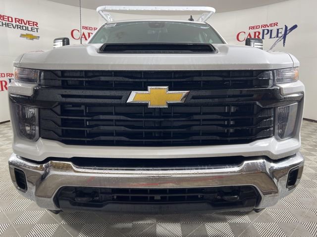 2025 Chevrolet Silverado 2500HD photo 2
