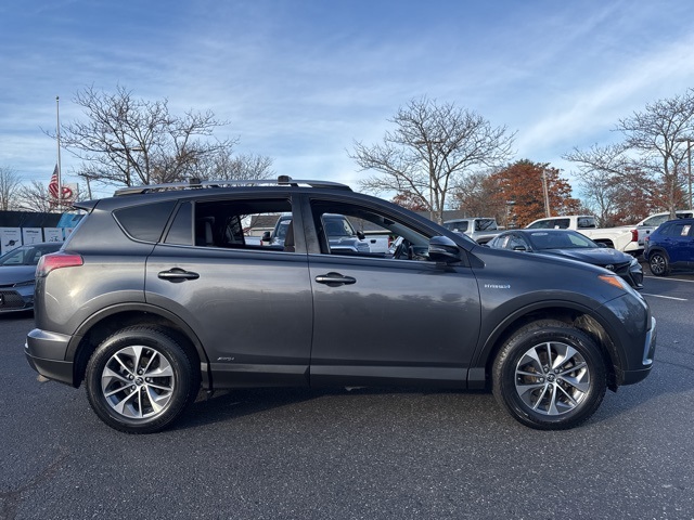 2018 Toyota RAV4 Hybrid XLE photo 2