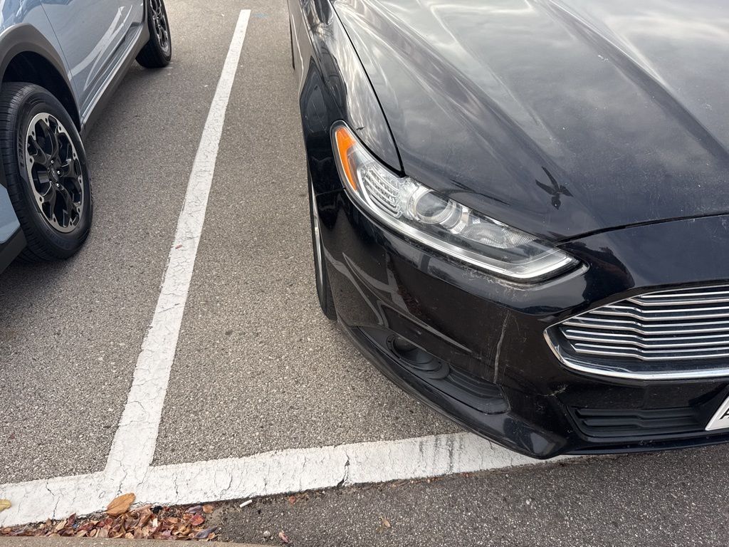 2016 Ford Fusion SE photo 3