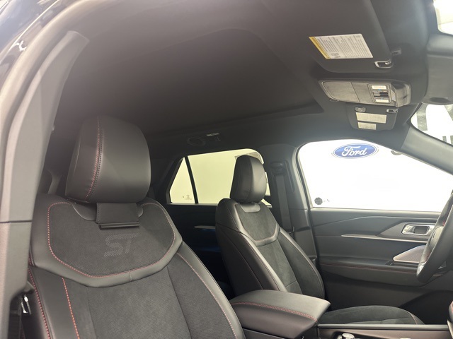 2025 Ford Explorer ST photo 28