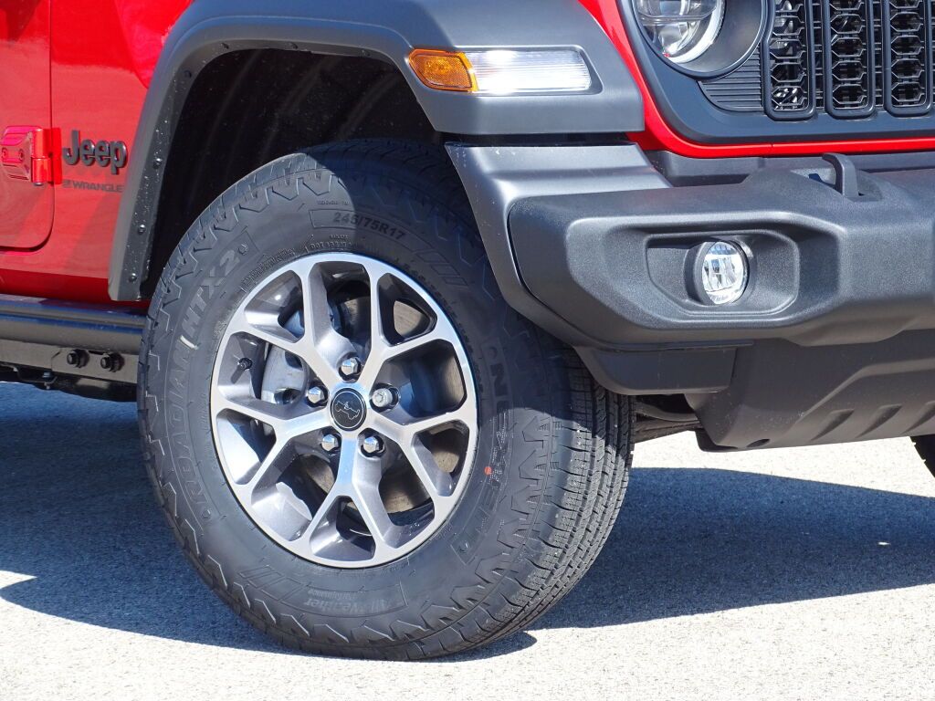 2025 Jeep Wrangler photo 3