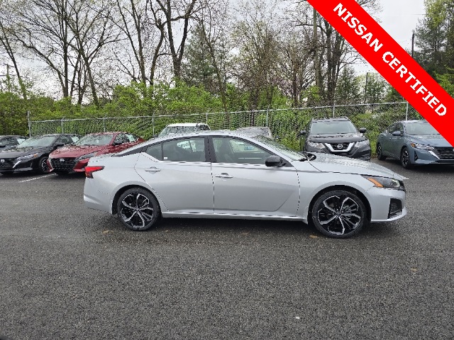 2024 Nissan Altima 2.5 SR photo 2