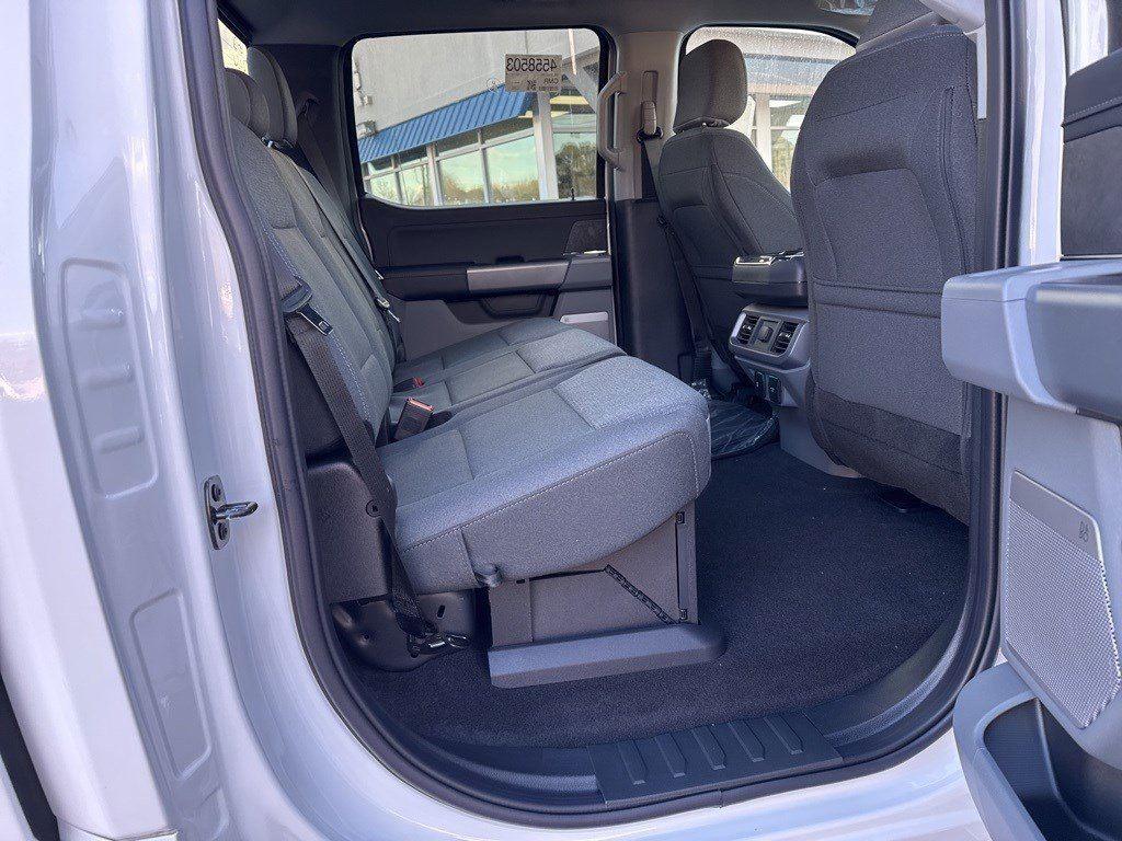 2025 Ford F-150 XLT photo 11
