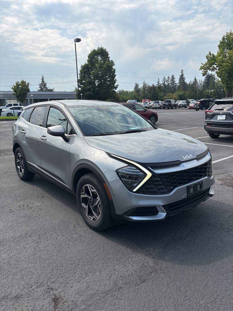 2024 Kia Sportage LX photo 2