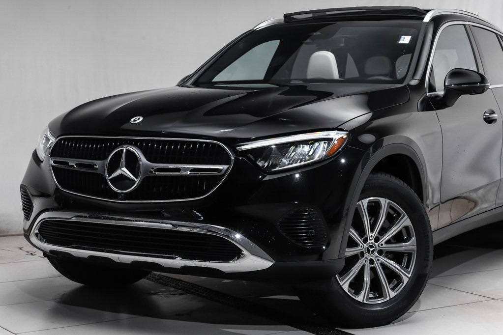 2025 Mercedes Benz GLC 300 4MATIC photo 2
