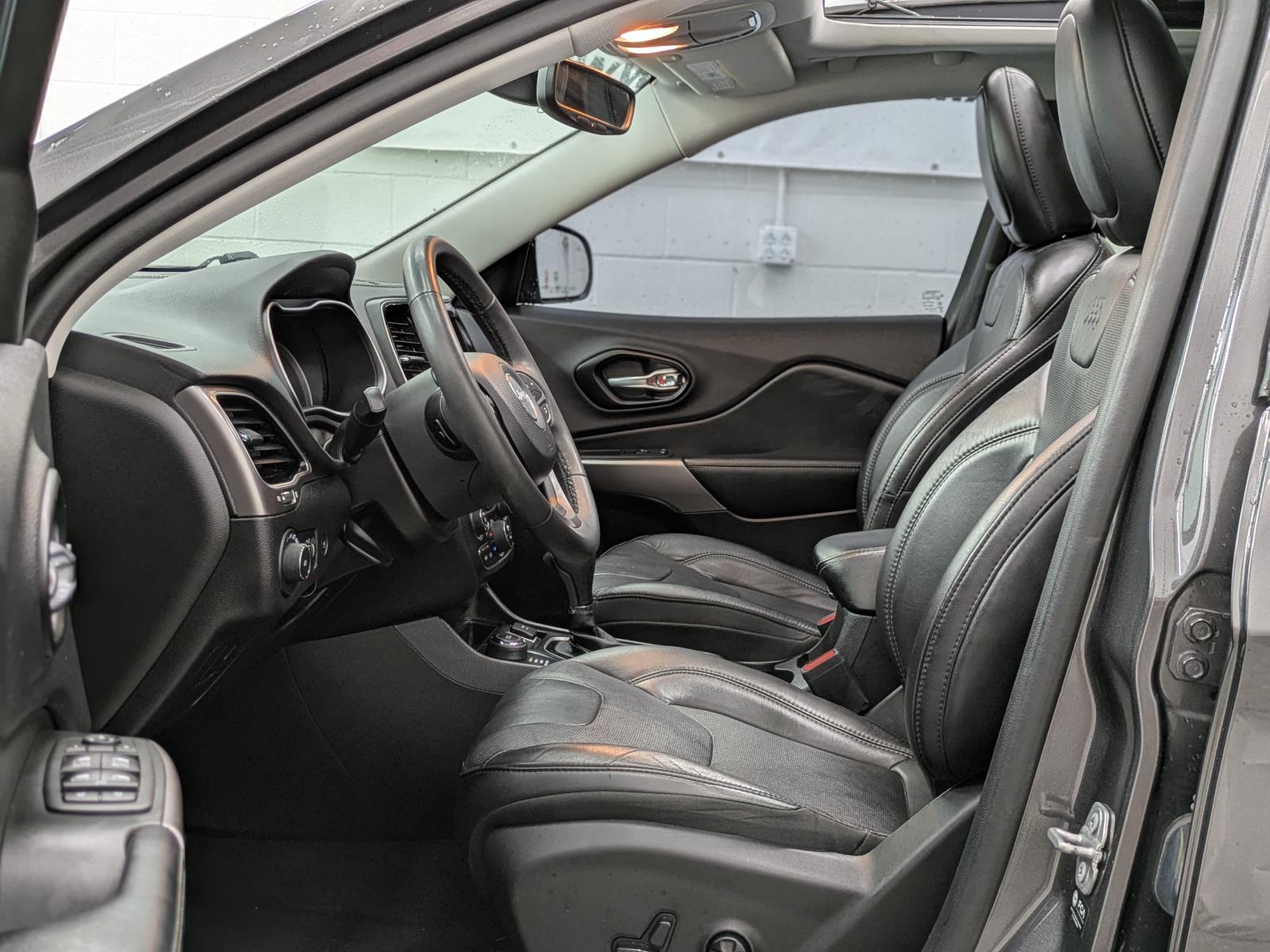 2021 Jeep Cherokee Limited photo 3