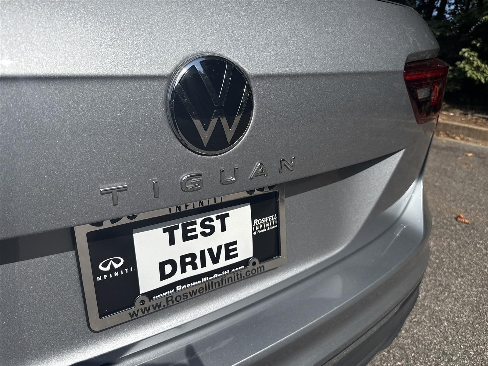 2023 Volkswagen Tiguan SE photo 7