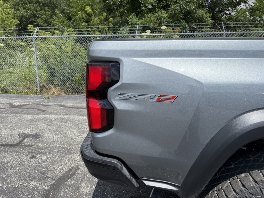2025 Chevrolet Colorado ZR2 photo 3