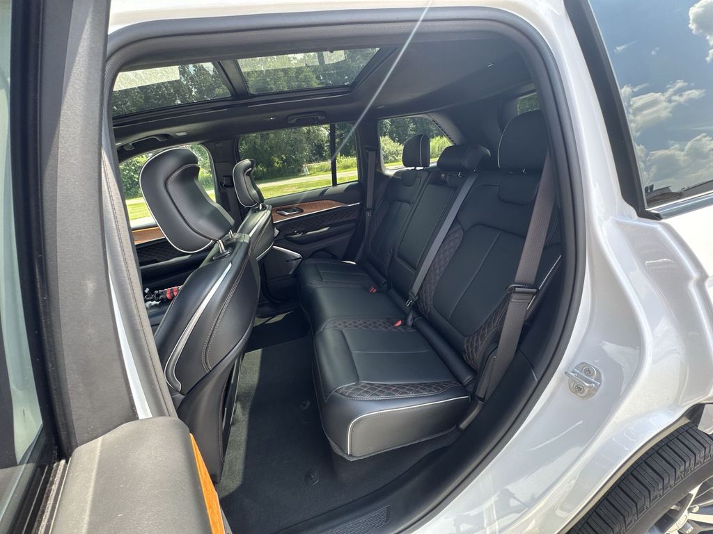 2022 Jeep Grand Cherokee Summit Reserve 4xe photo 24
