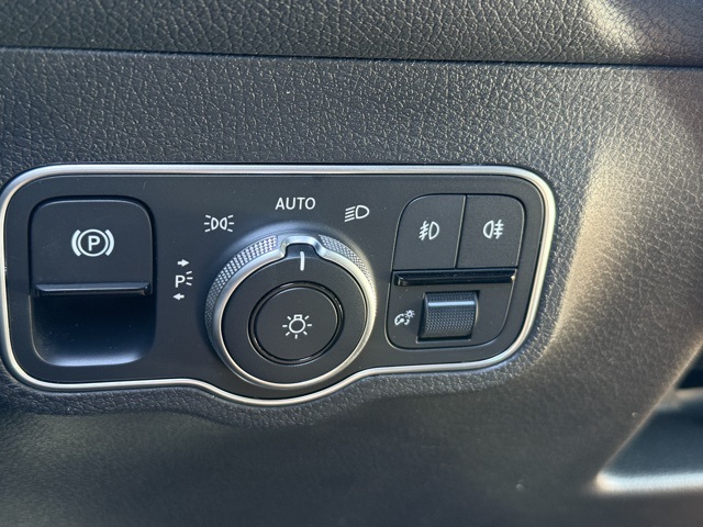 2025 Mercedes Benz GLB 250 4MATIC photo 19