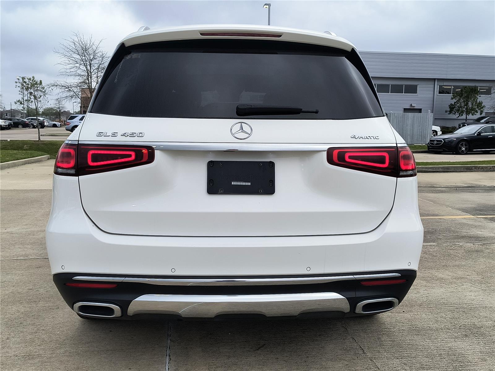 2023 Mercedes Benz GLS 450 4MATIC photo 3