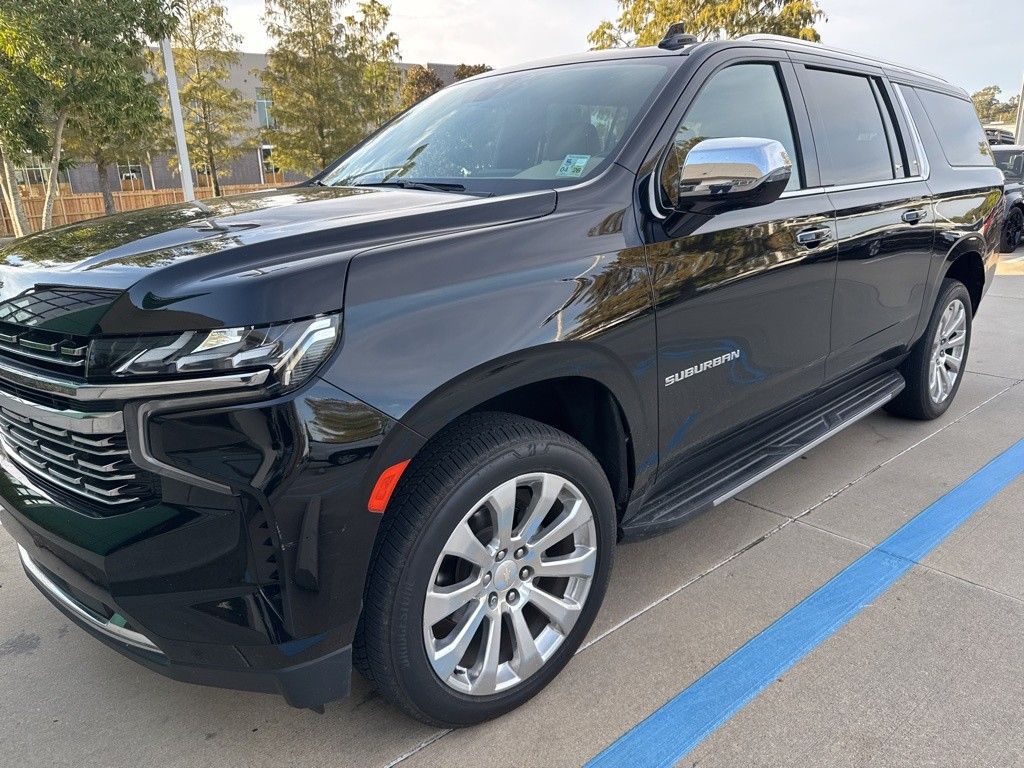 2022 Chevrolet Suburban Premier's photo