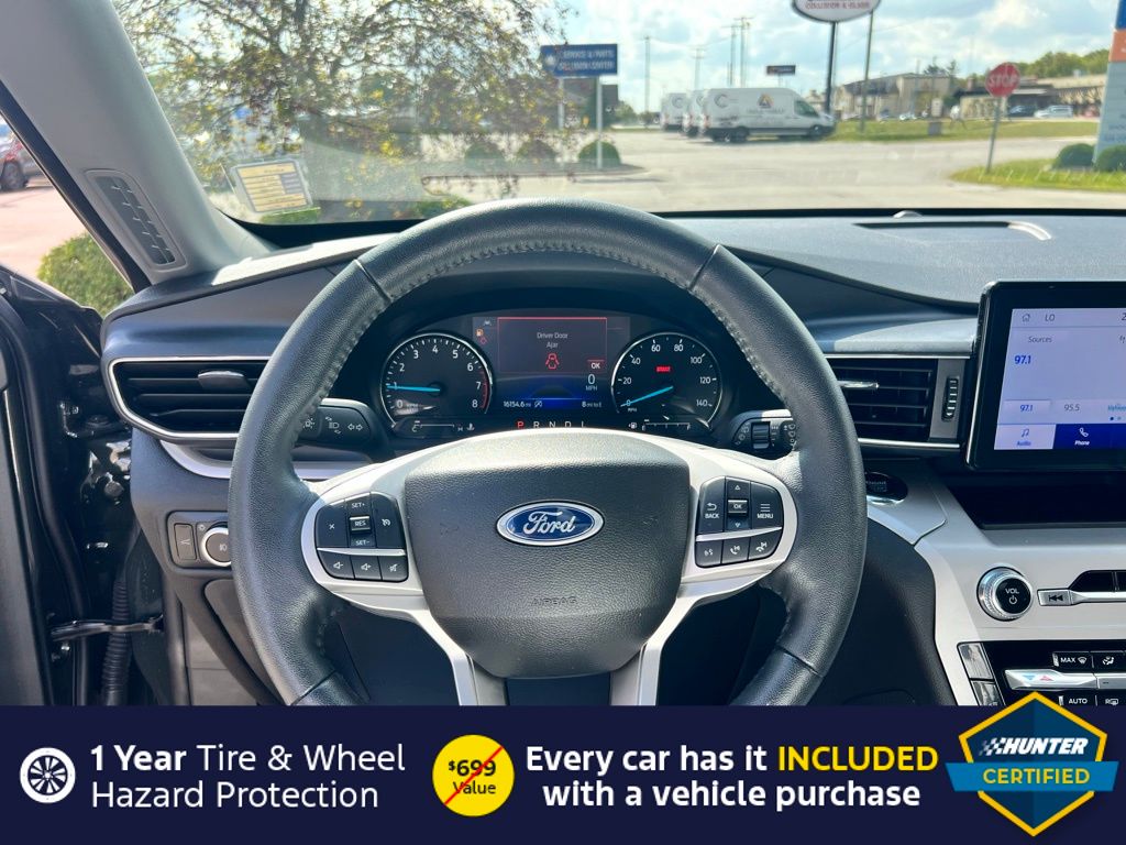 2023 Ford Explorer XLT photo 7
