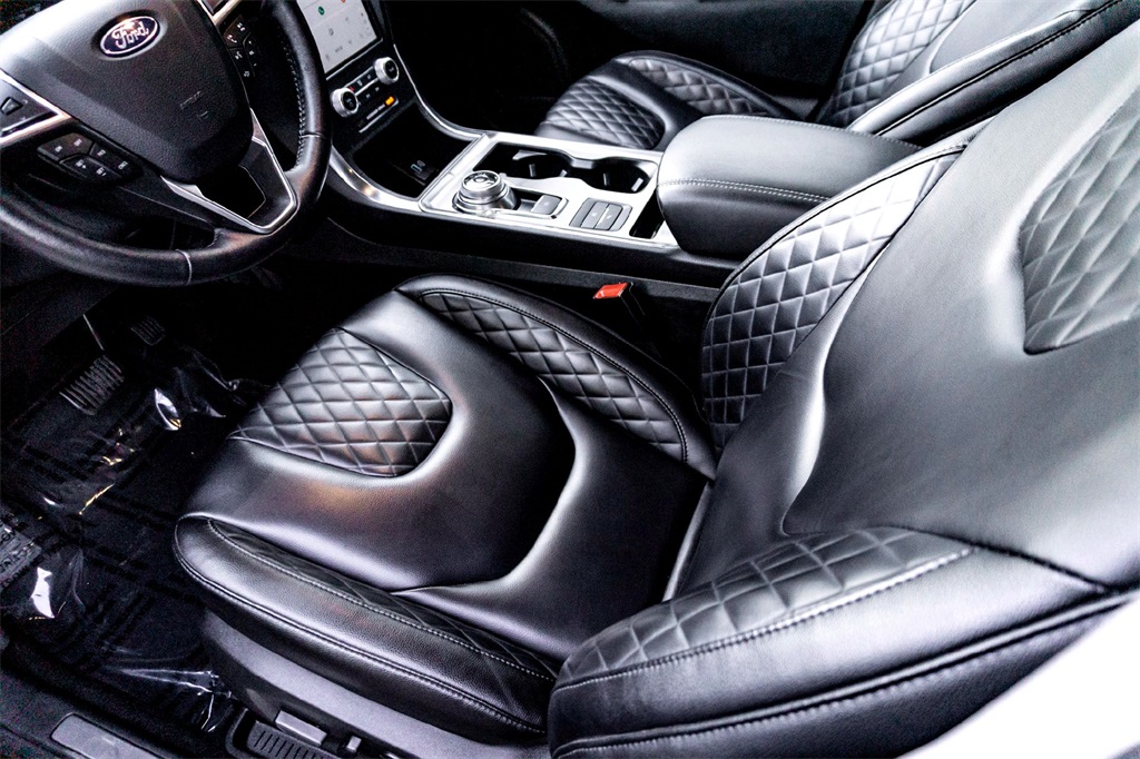 2024 Ford Edge Titanium photo 14
