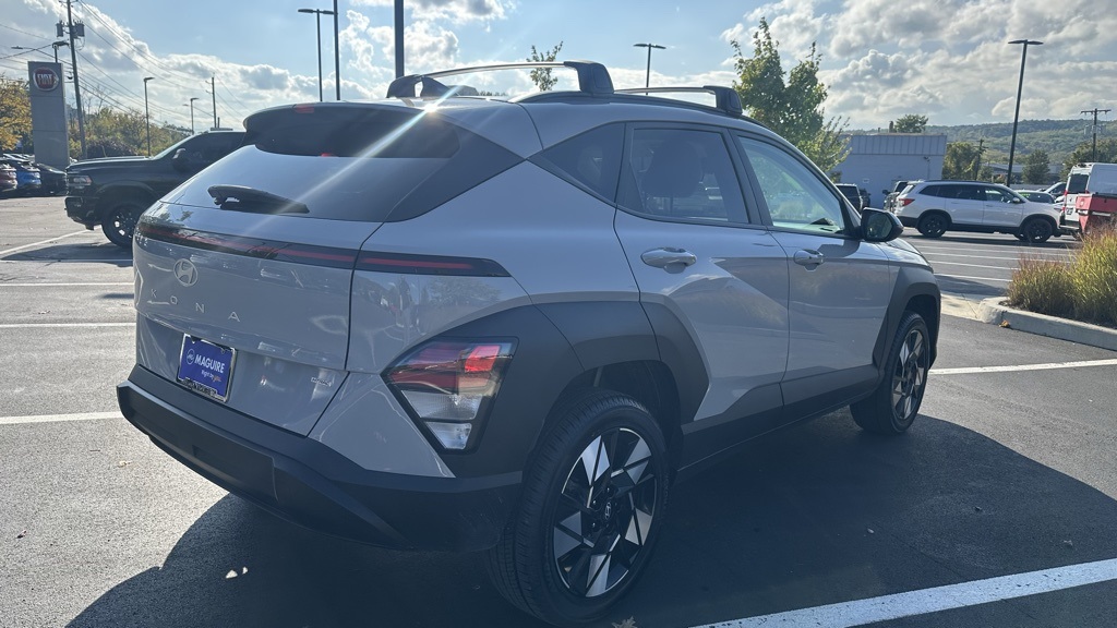 2024 Hyundai Kona SEL photo 2