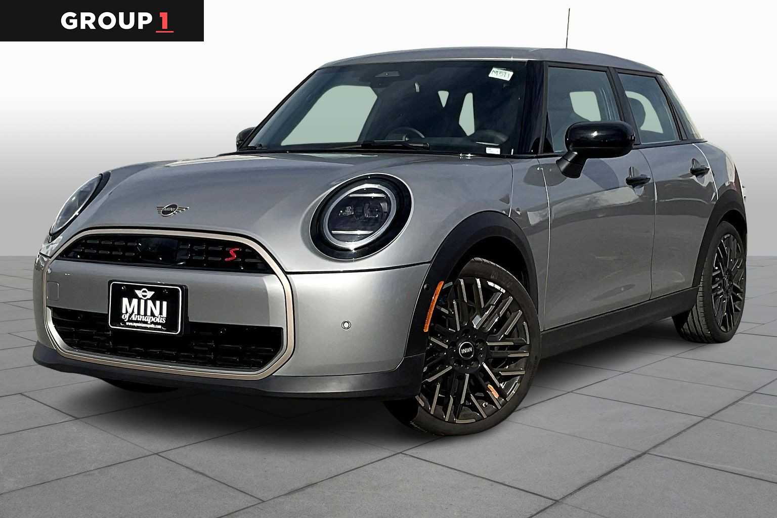 2025 MINI Hardtop 4 Door S's photo