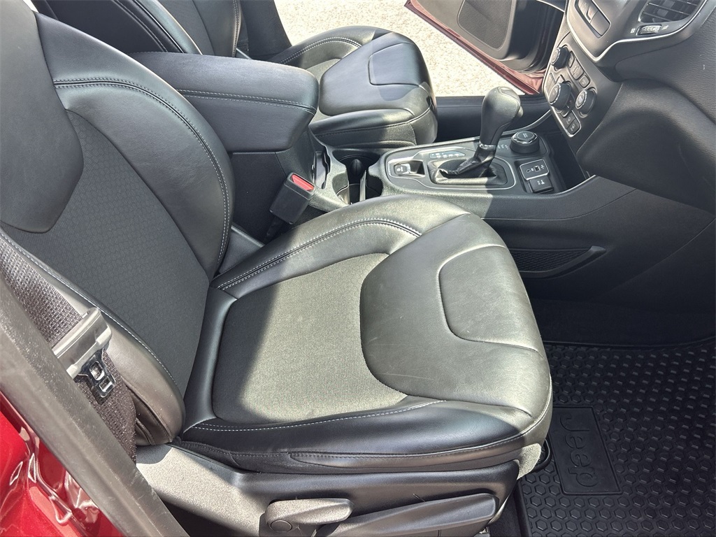 2019 Jeep Cherokee Latitude photo 22