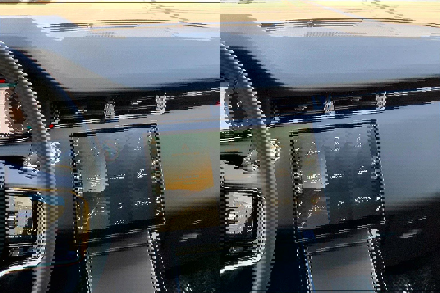 2024 Land Rover Range Rover Evoque Dynamic SE photo 6