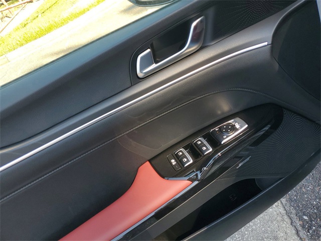2025 Kia K5 GT-Line photo 7