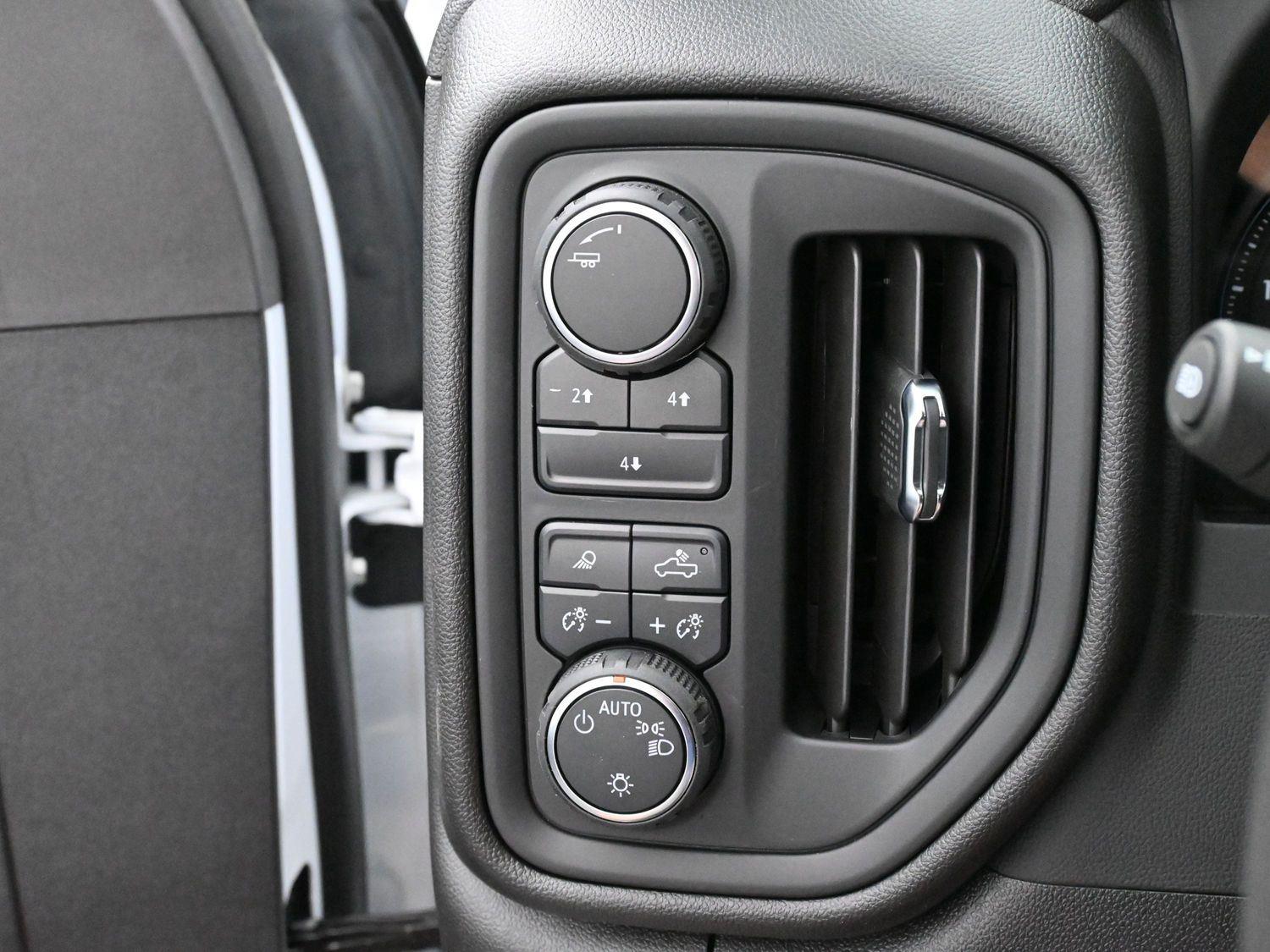 2025 Chevrolet Silverado 2500HD photo 19