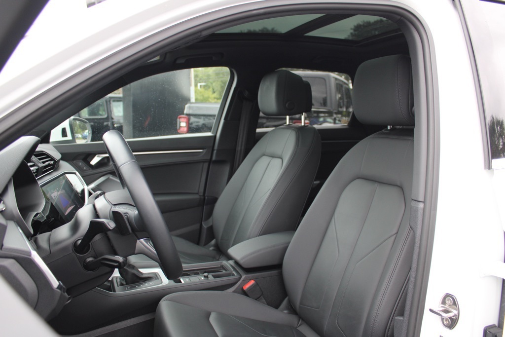 2021 Audi Q3 S line Premium 45 TFSI photo 5