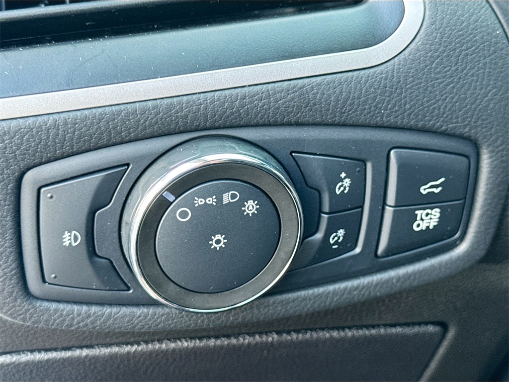 2022 Ford Edge SEL photo 10