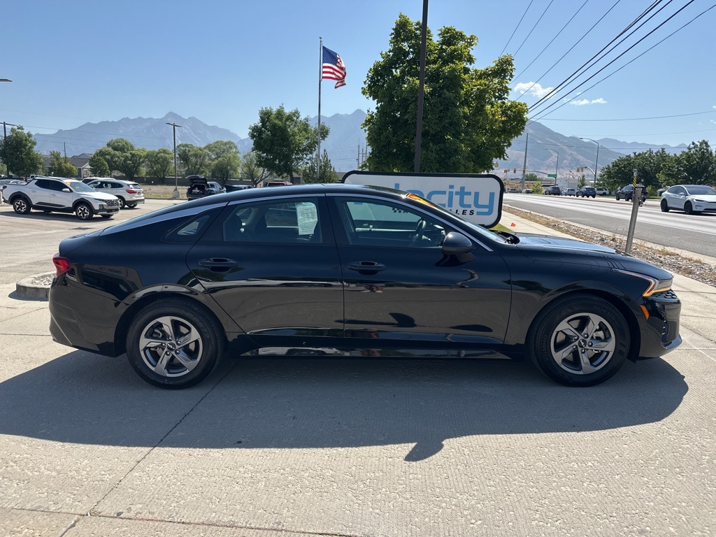 2023 Kia K5 LXS photo 2