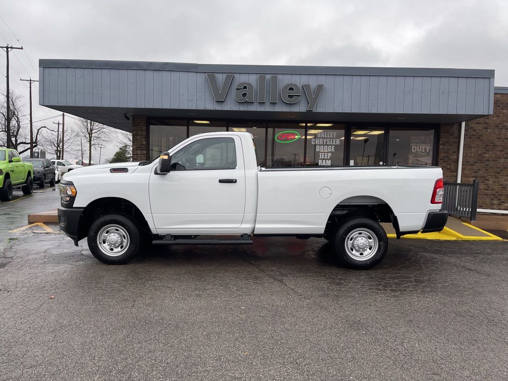 2024 Ram 2500 Tradesman photo 3