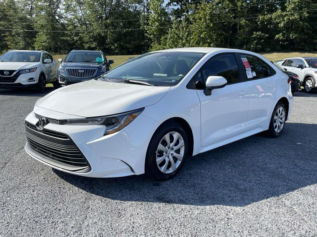 2025 Toyota Corolla LE photo 4