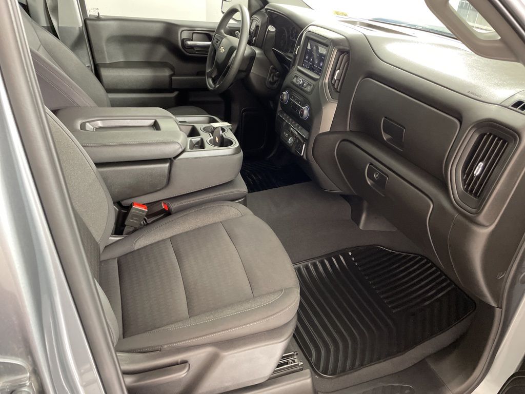 2025 Chevrolet Silverado 1500 Custom photo 39