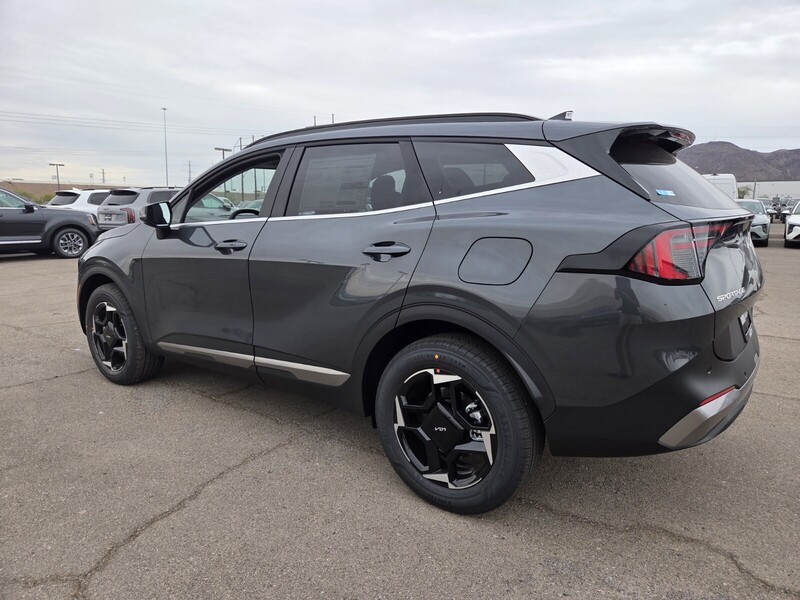 2026 Kia Sportage Hybrid EX photo 2