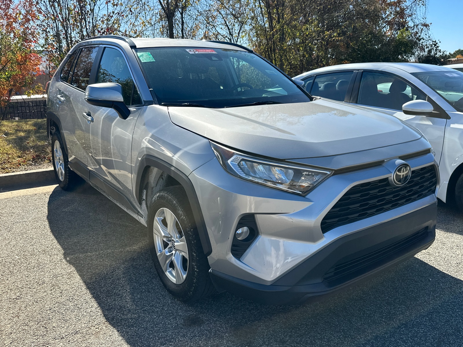 2021 Toyota RAV4 XLE photo 3