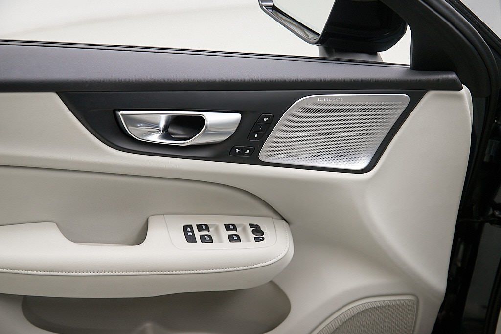 2024 VOLVO S60 - Image 10