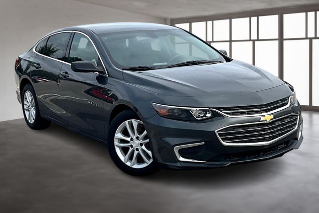 2017 Chevrolet Malibu LS photo 9