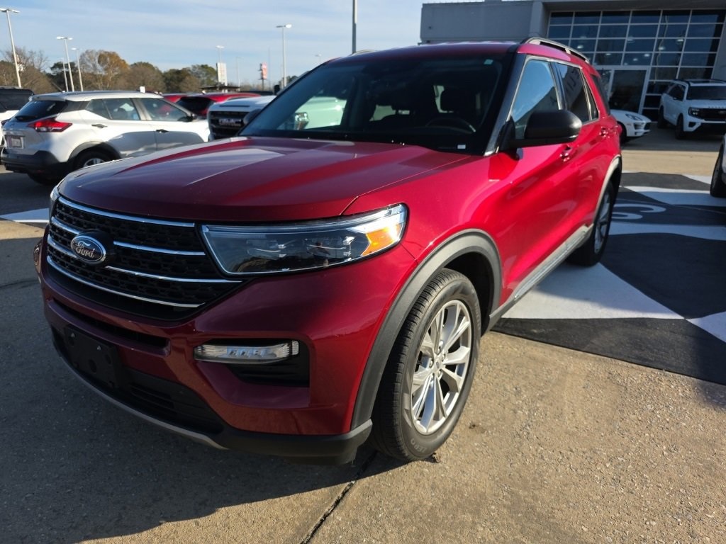 2023 Ford Explorer XLT photo 3