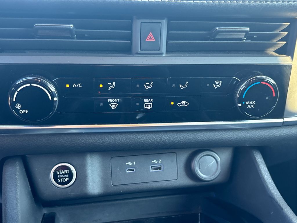 2023 Nissan Rogue S photo 23