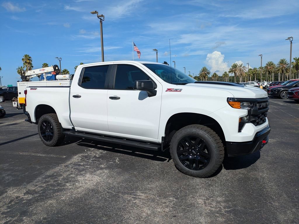 2025 Chevrolet Silverado 1500 Custom Trail Boss photo 2