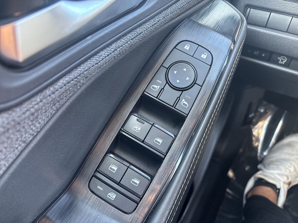 2023 Nissan Rogue SV photo 15