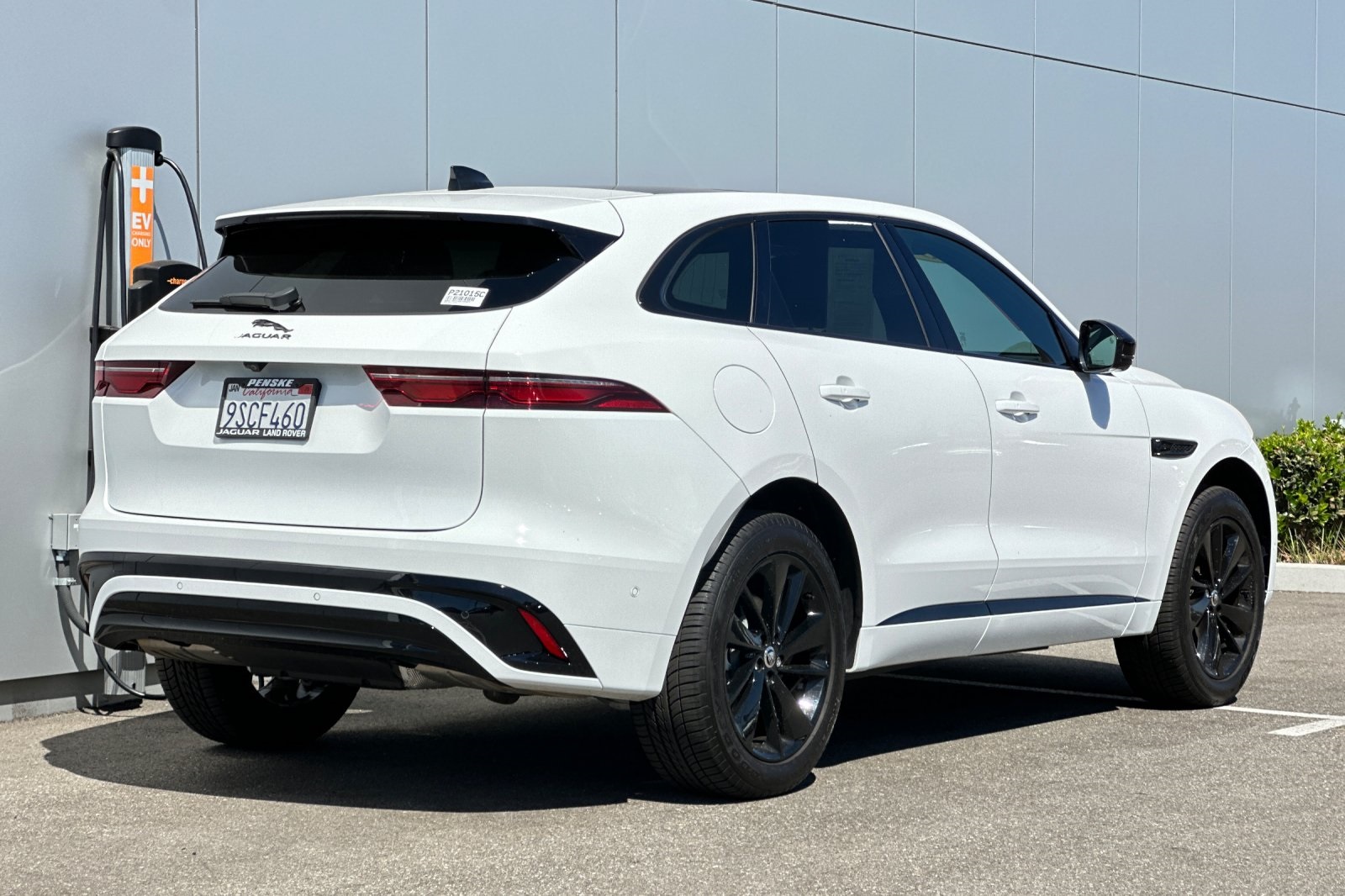 2025 Jaguar F-PACE P250 R-Dynamic S photo 5