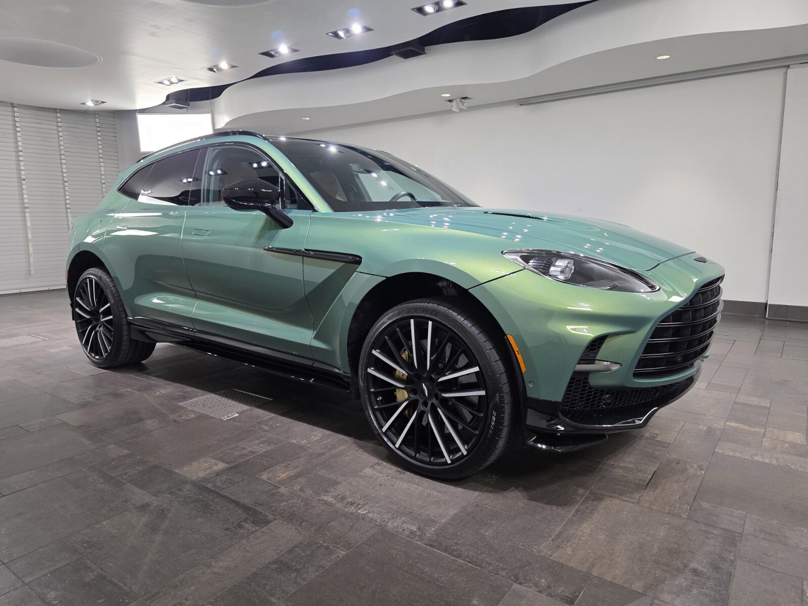 2023 Aston Martin DBX 707