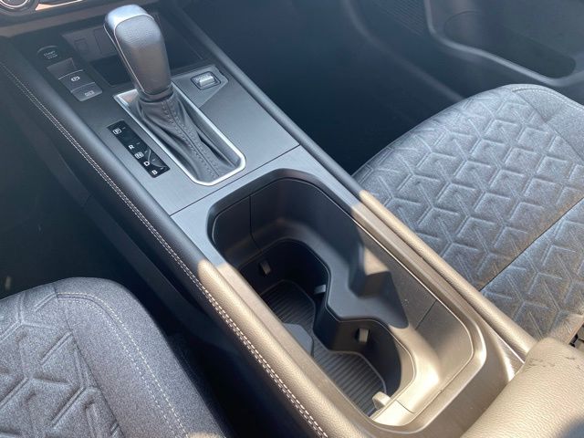 2025 Nissan Kicks SV photo 10