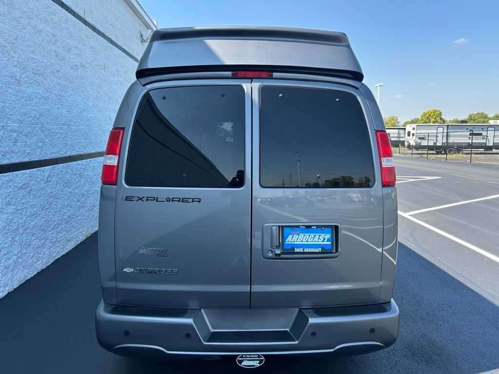 2021 Chevrolet Express LS photo 3