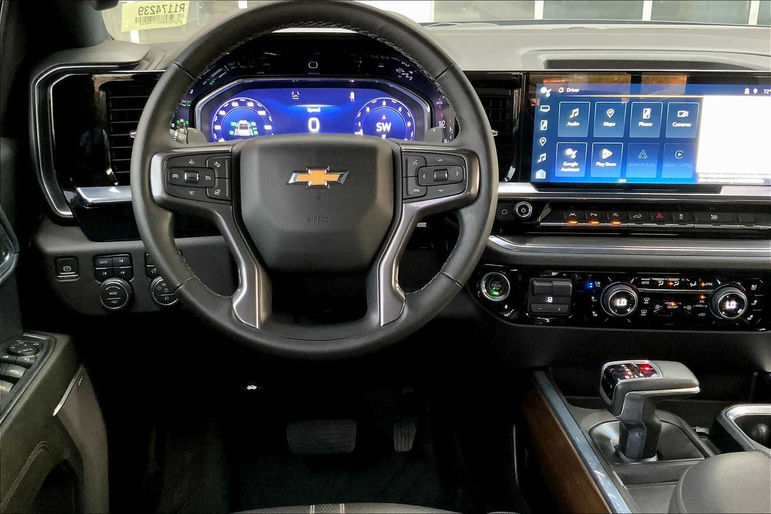2024 Chevrolet Silverado 1500 High Country photo 8