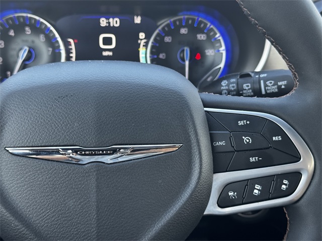 2025 Chrysler Pacifica Pinnacle photo 30